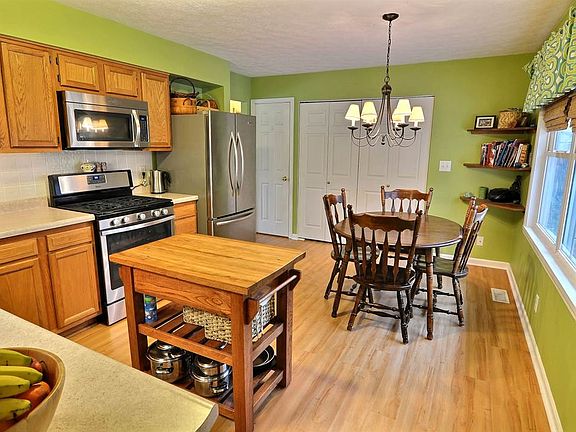 3rd image of 1603 Mason Dixon Dr S