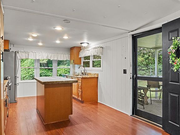 4th image of 454 Hummingbird Ln