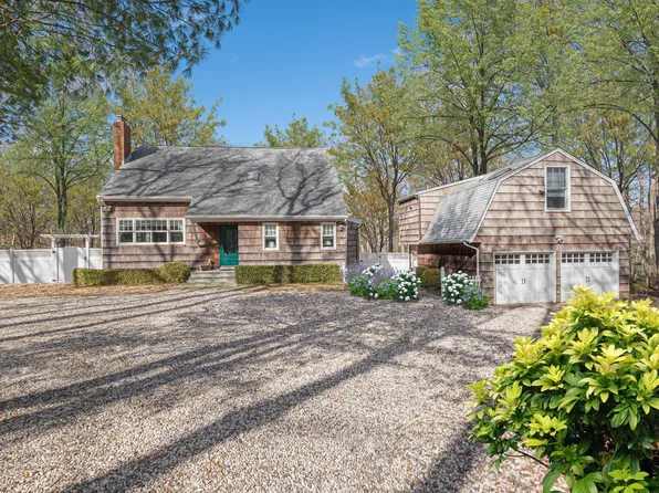 3 Larboard Dr, Southampton, NY 11968