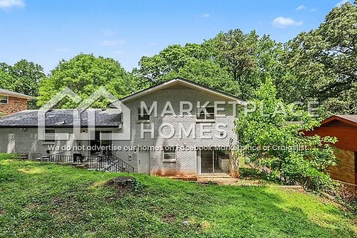 2470 Glenrock Dr #B — Photo 3