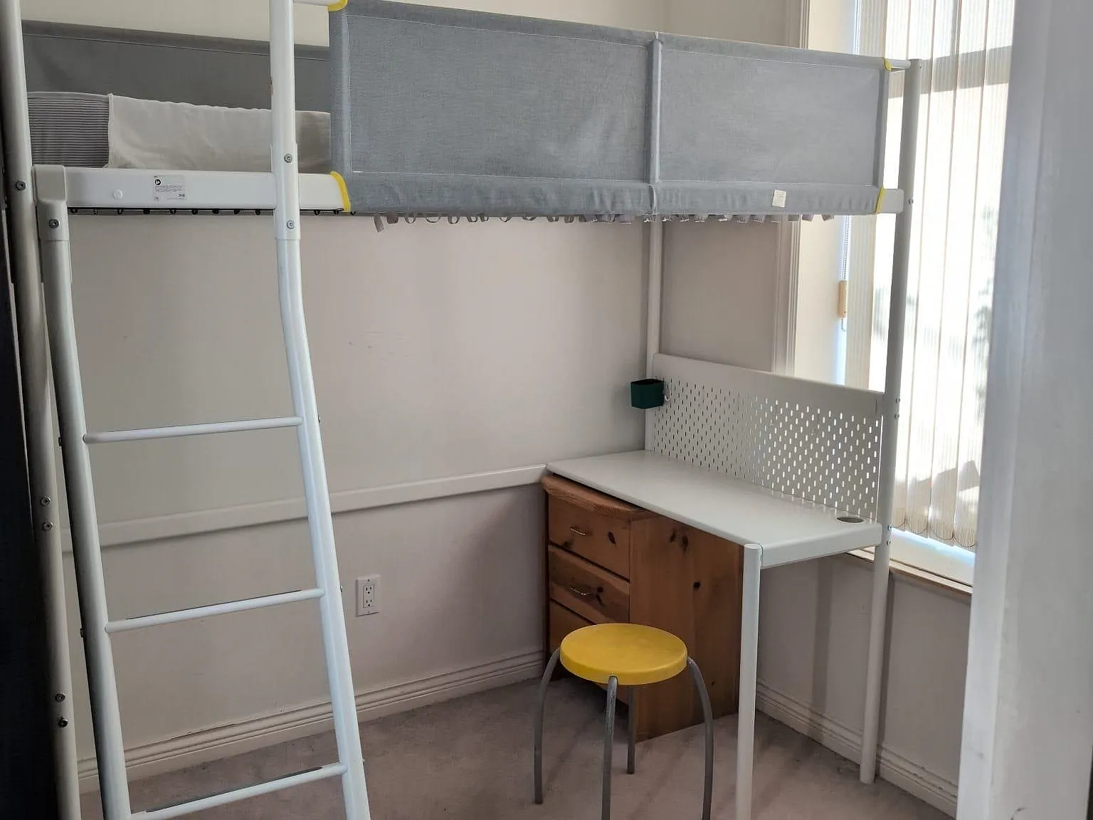 2 bed, 2000 sqft, $550 — Photo 1