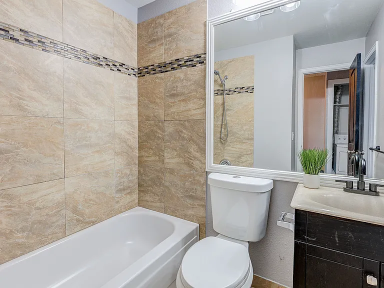 10494 W Dartmouth Ave — Photo 6