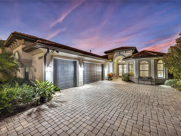 23273 Salinas Way — Photo 43