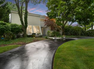3816 Columbia Dr, Bloomfield Hills, MI