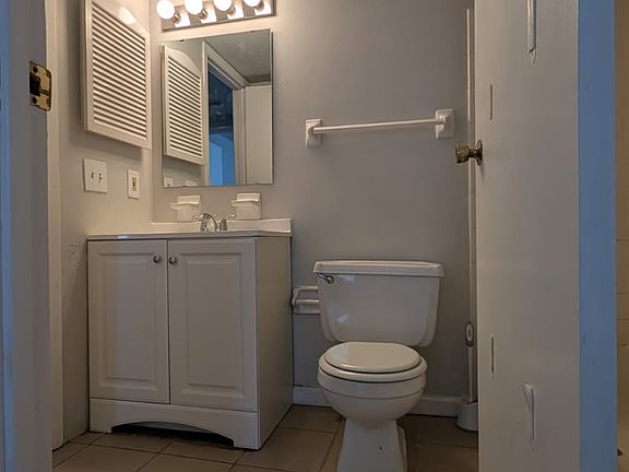 4th image of 5574 Pershing Ave