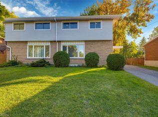 48 Luscombe St, Hamilton, ON L9A 2J8