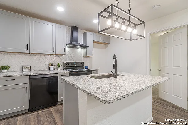 324 Bargas St — Photo 9