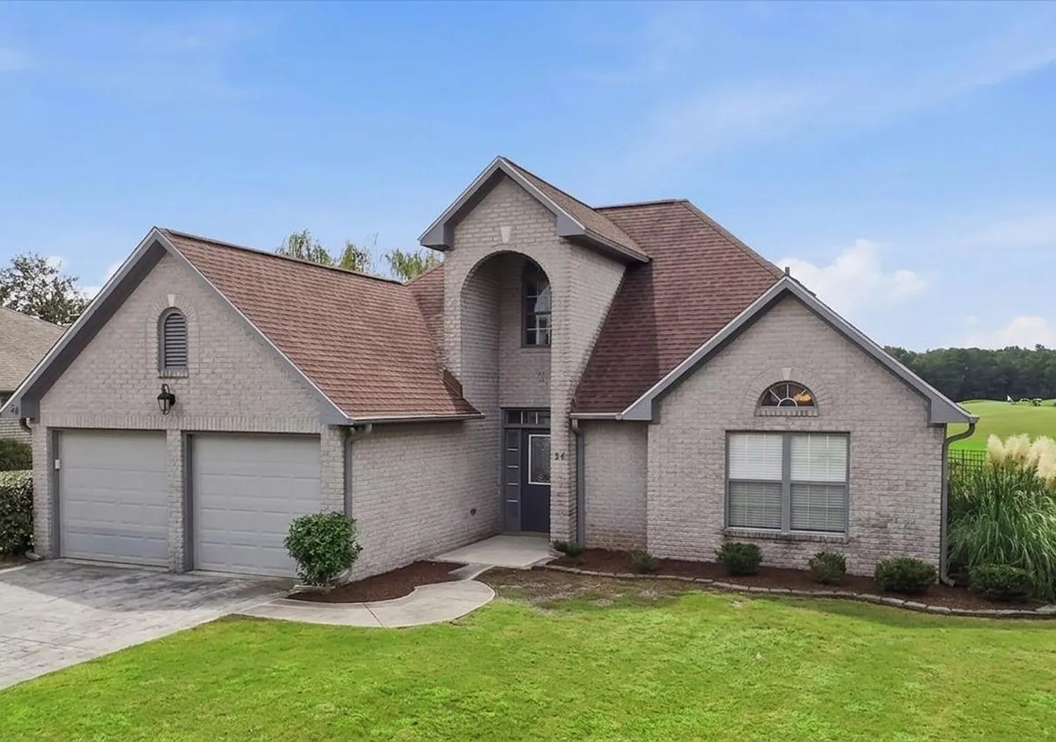 4 bedroom, 3 bath brick home located on the 16th green of Castle Bay Country Club — Photo 3