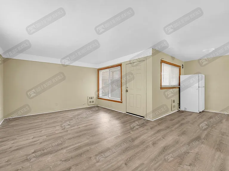 16705 Greenfield Rd #6 — Photo 12