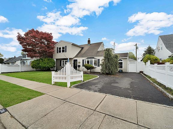 2nd image of 226 Old Farm Road