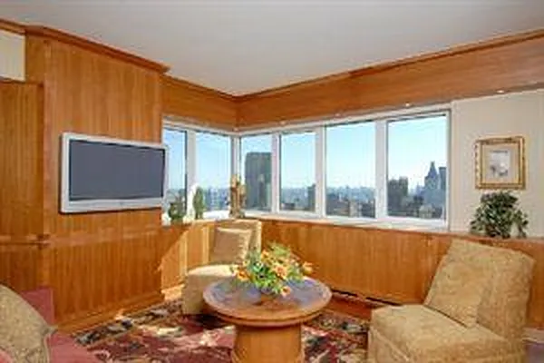 Rented by Domus Realty | media 14