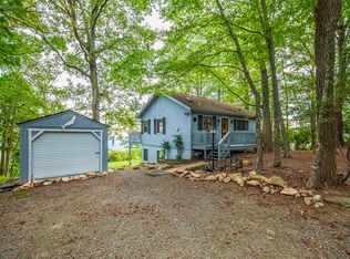 518 Rhododendron Rd, Hillsville, VA 24343