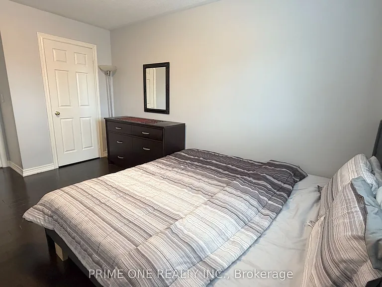 7124 Village Walk — Photo 32