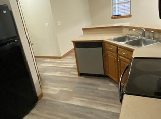 2053 Marigold St, Carthage, MO 64836