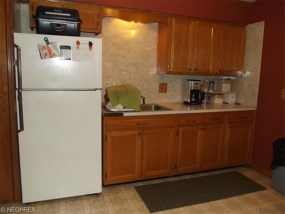 5th image of 9077 Mountain View Dr