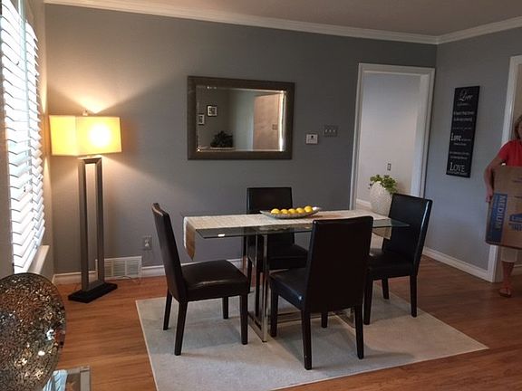 4th image of 10117 Woodgrove Dr