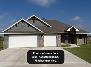 11725 SW 48th St, Mustang, OK 73064