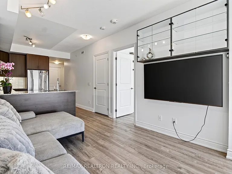 9618 Yonge St #801 — Photo 11
