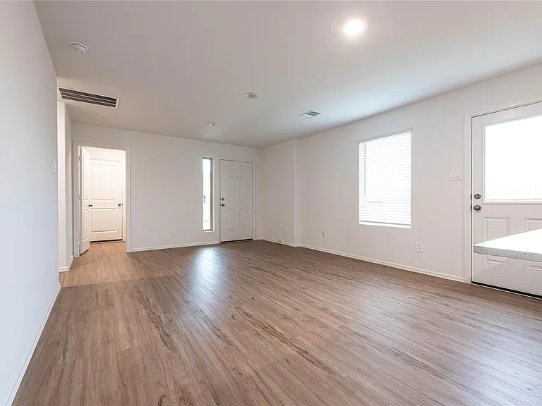 913 Oak Mist Ln — Photo 6