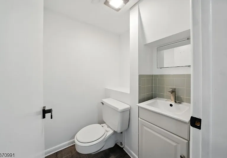 34 North St — Photo 9