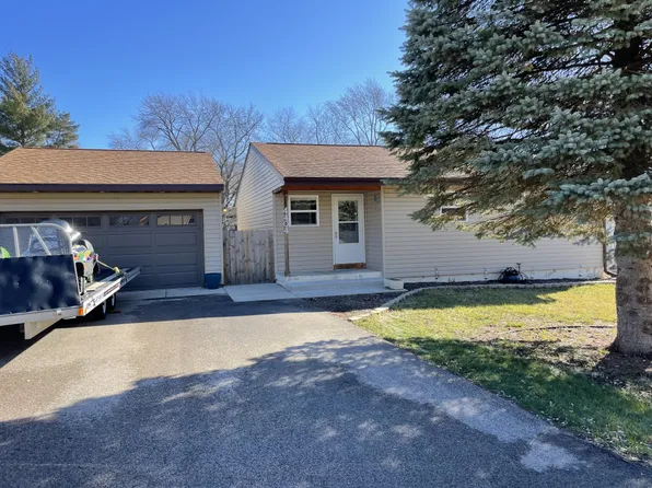 4404 Elmleaf Dr, McHenry, IL 60051