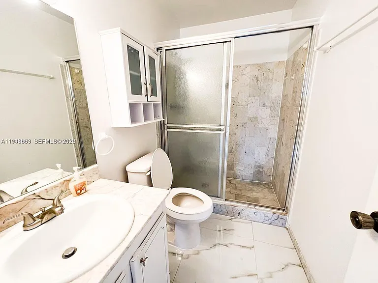 6395 Bay Club Dr #4 — Photo 11