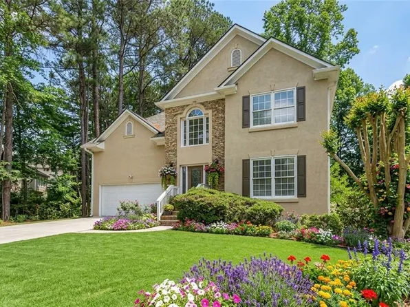 4706 Cedar Wood Dr SW, Lilburn, GA 30047