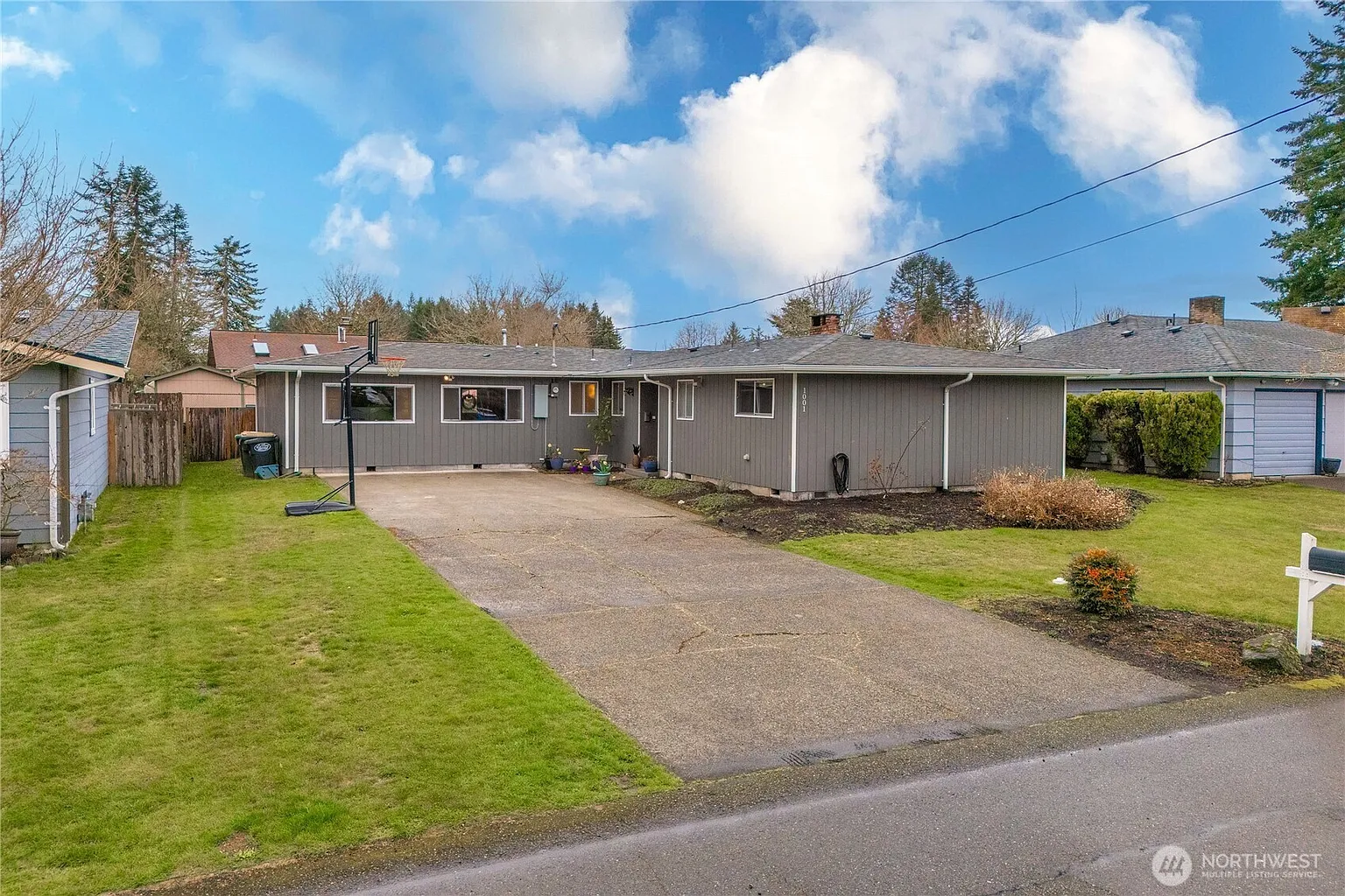1001 Marshall Drive SE photo 1