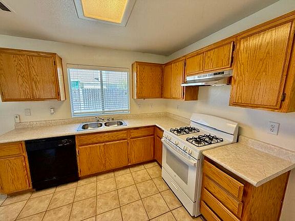 5th image of 2118 N Woodland Street