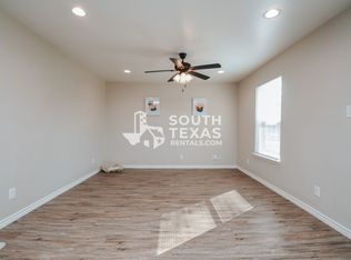 807 Simpson Rd APT D, Victoria, TX 77904