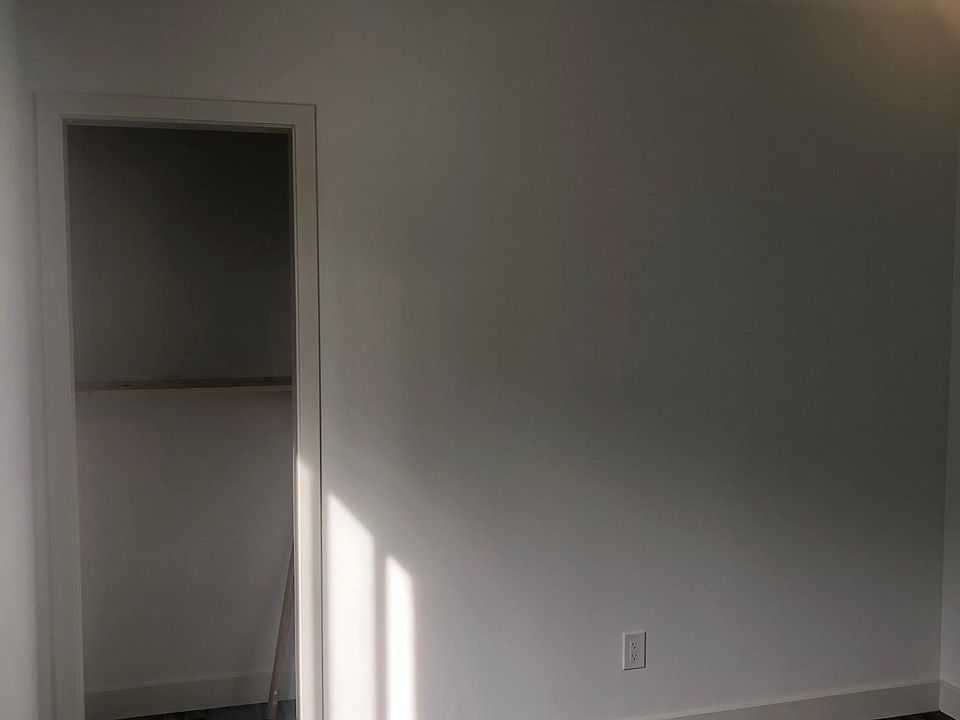 1st image of 1041 W 104th St