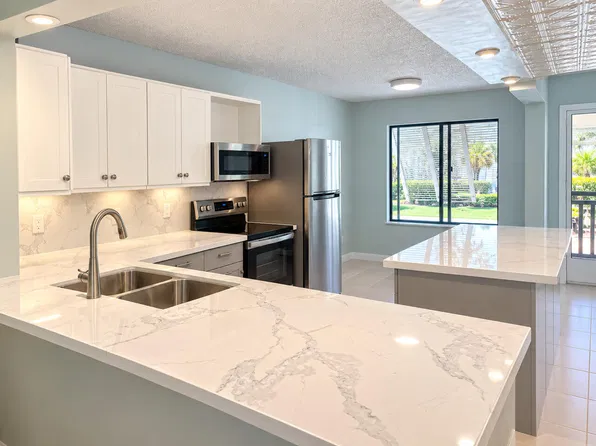 10155 Mangrove Drive #204, Boynton Beach, FL 33437