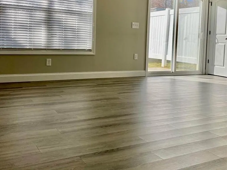 1105 Maid Marian Ln NE — Photo 10