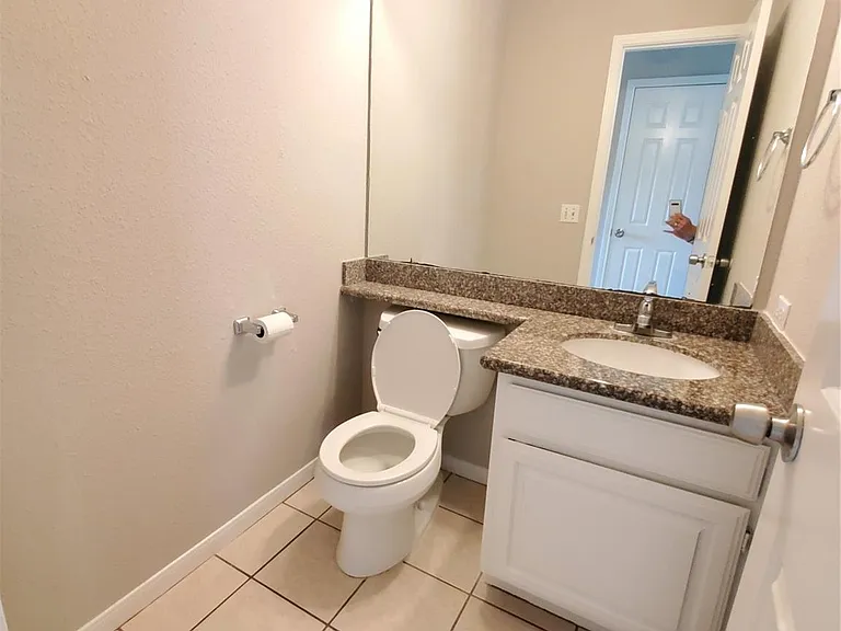 3323 Green Fields Dr — Photo 17