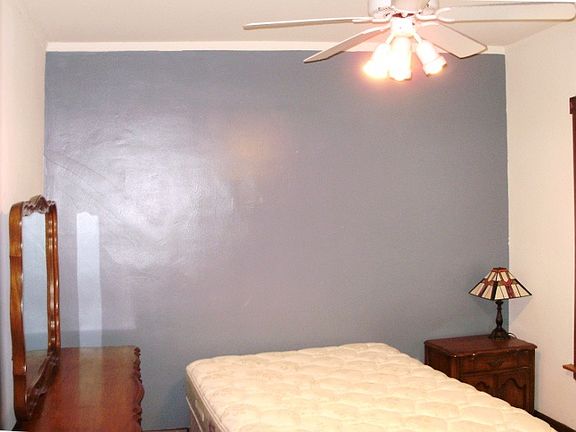 3rd image of 1524 W Berteau Ave #2