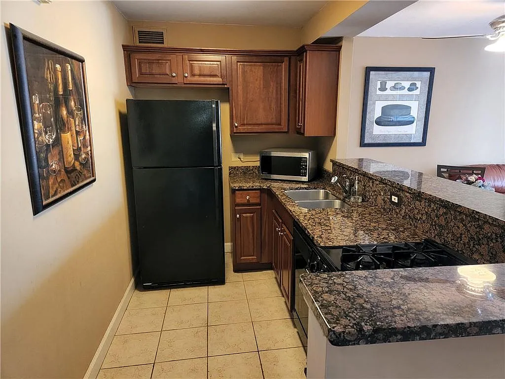 2 bed, 1.0 bath, 992 sqft, $1,795 — Photo 4