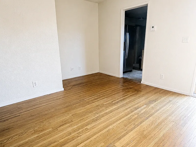 8065 N Citrus Ave — Photo 5