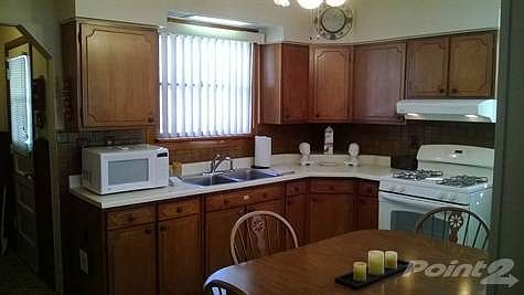 4343 Emerson 1st Level Kitchen