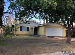 8905 Cheryl St, Lamont, CA