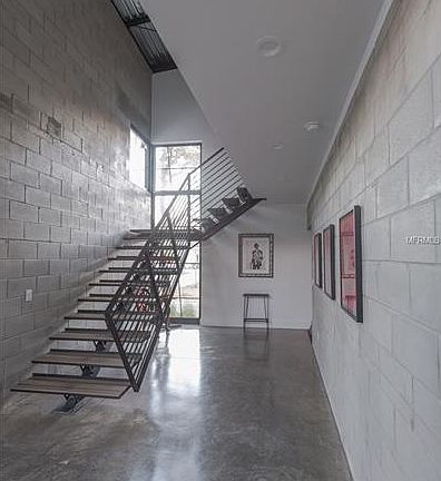 4th image of 400 S Orleans Ave