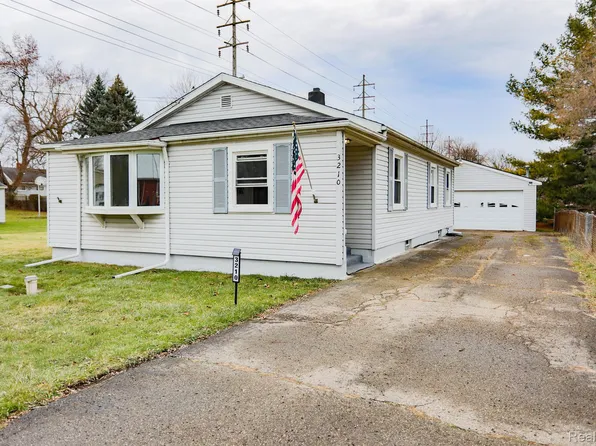 3210 Ludwig St, Burton, MI 48529