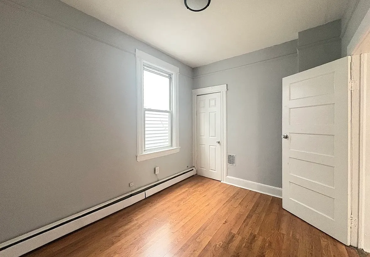 4 bed, $2,200 — Photo 4
