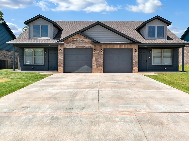 416 S Debra Ct — Photo 18