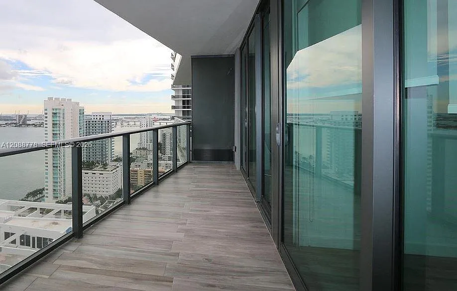 Icon Bay Condo — Photo 2