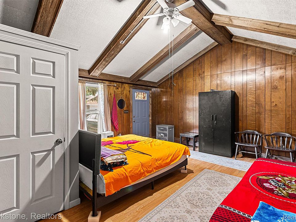 25141 Burt St, photo 8