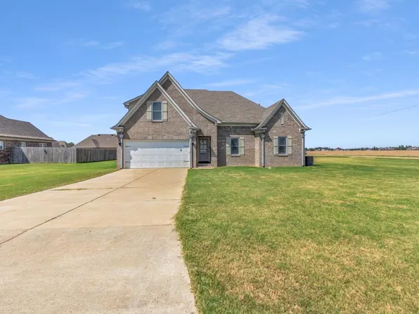 741 Robinson Dr, Marion, AR 72364