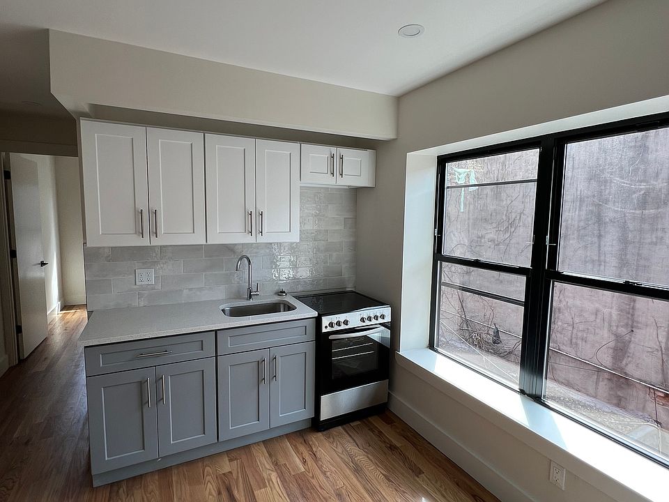 1st image of 679 Watkins St #3