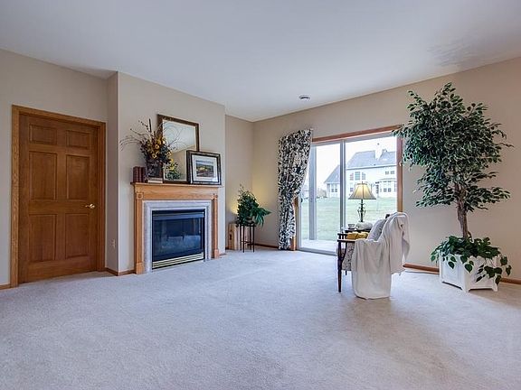 5th image of W170N5536 Ridgewood Dr