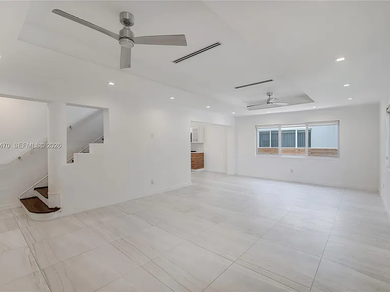 550 W 49th St — Photo 28