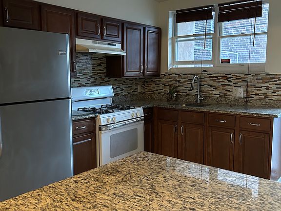 Kitchen with plenty of cabinets & countertops